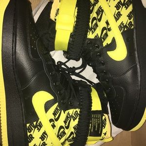SF1 Nike Air forces size 10. Runway edition